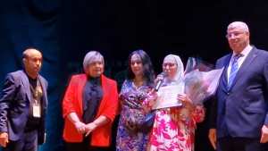 والي وهران يشرف على إفتتاح عروض وهران للفكاهة