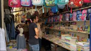 سوق المدينة الجديدة يعرف إقبالًا واسعًا قبيل الدخول الاجتماعي.....تراجع أسعار الأدوات المدرسية بنسبة 30%