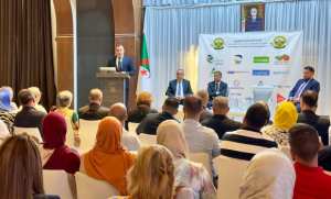 Zerrouki rencontre les représentants de la Fédération nationale des travailleurs de la poste et des télécommunications