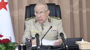 الفريق أول شنقريحة يستقبل رئيس أركان القوات البرية الهندية