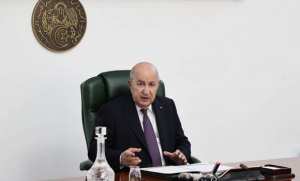 Le président de la République préside une réunion de travail consacrée au secteur du commerce