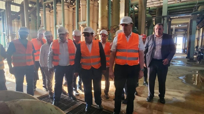 والي وهران والمدير العام للشركة الجزائرية للطاقة في زيارة تفقد لمحطة التحلية بالمقطع