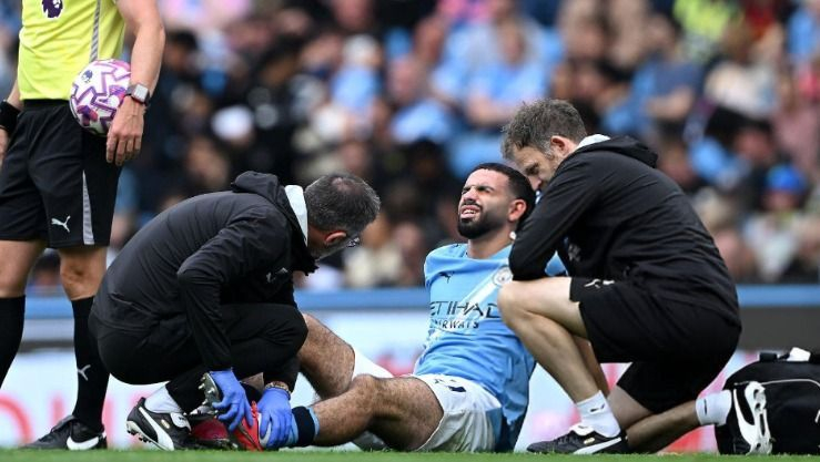 آيت نوري يغادر مباراة السيتي ضد تتونهام مصاباً