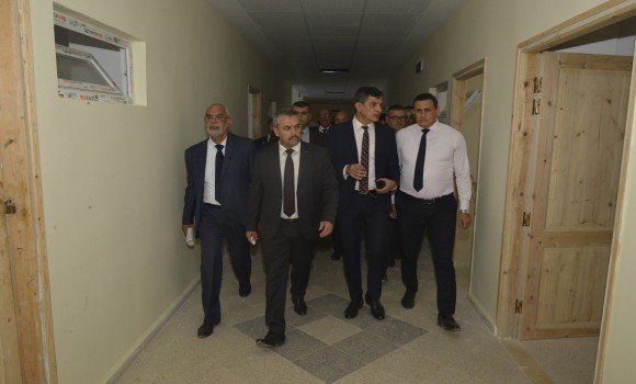 تربية: سعداوي يتفقد عددا من مشاريع إنجاز مؤسسات تعليمية بولاية الجزائر