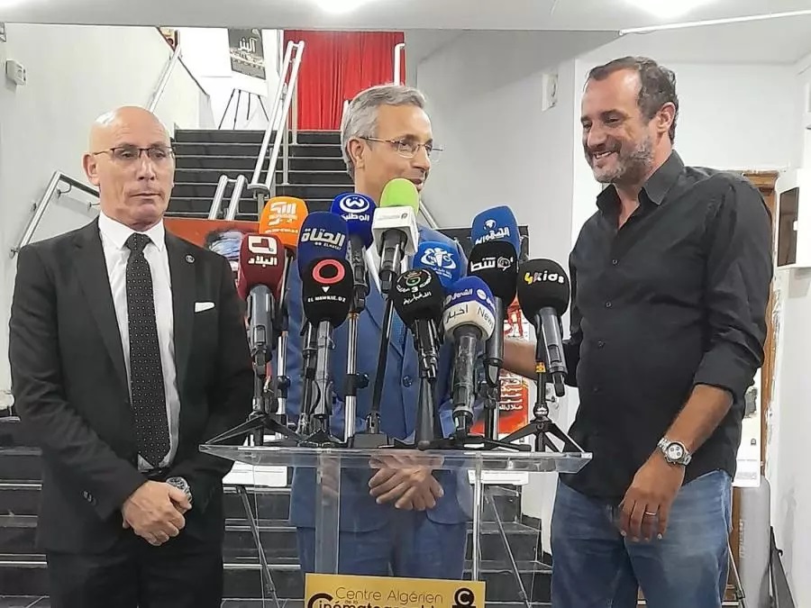 أيام للفيلم الثوري