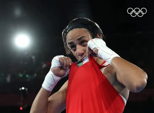 هل اعتزلت خليف؟