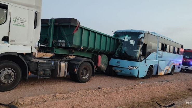 إصابة 26 شخصًا في حادث مرور بولاية الجلفة