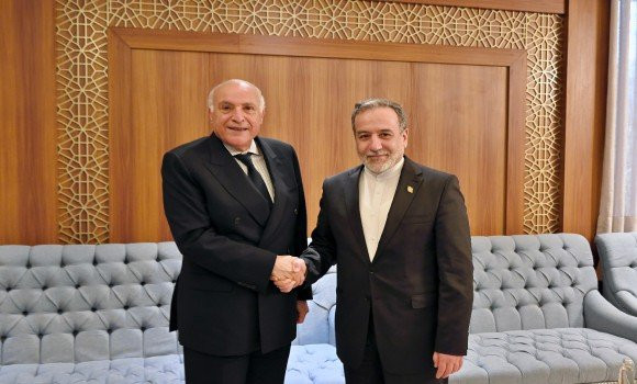 Attaf s'entretient à Djeddah avec son homologue iranien