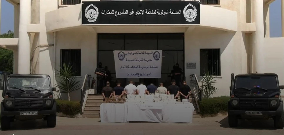 ضبط أزيد من 02 قنطارو12 كلغ من الكيف المعالج مصدرها المغرب و04 كلغ و580غ من 