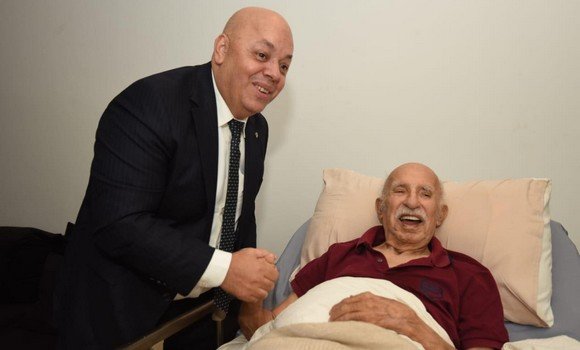 ربيقة يزور المجاهد رابح زراري المدعو الرائد عزالدين للاطمئنان على وضعيته الصحية