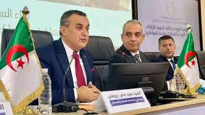 زروقي  يؤكّد إيلاء أهمية بالغة