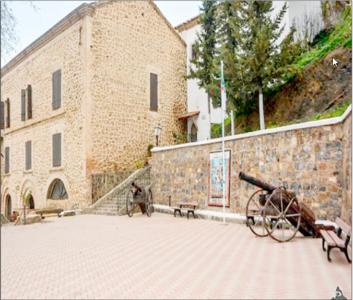 Inscription de la vieille ville de Miliana