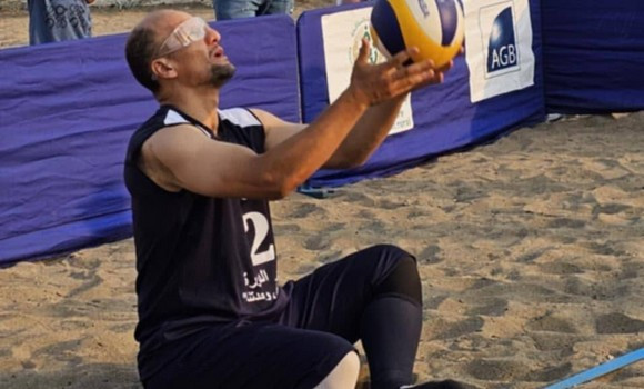 Handisport: le volley-ball-assis sur sable, une 1e nationale au service de l'intégration