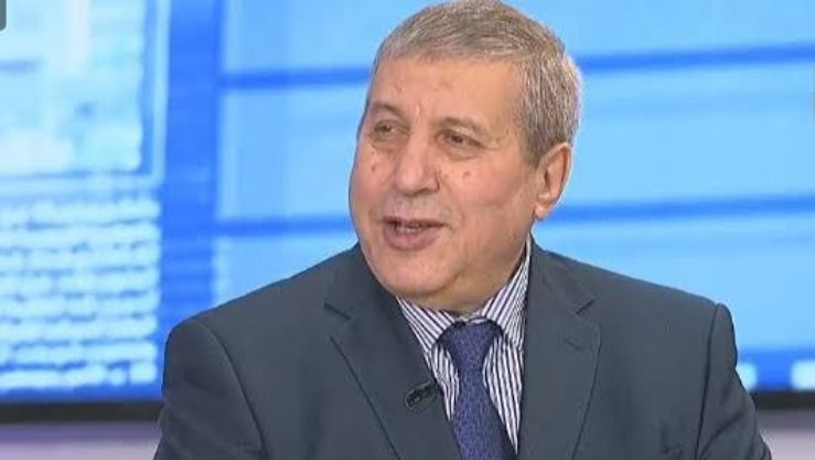 وزير الاتصال يزور الإعلامي علي ذراع بالمستشفى