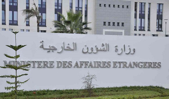 الخارجية  تضع النقاط على الحروف