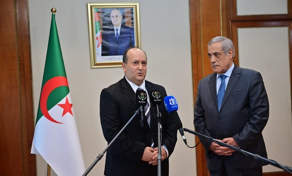 Sifi Ghrieb prend ses fonctions de Premier ministre par intérim