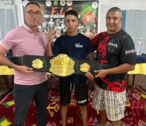 المنافسات الإحترافية للمواي تاي....الجزائري ياسين عابد يرفع الحزام الذهبي بتونس