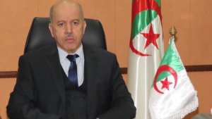 مباحثات جزائرية إيفوارية حول التعاون الثنائي في مجال الصناعة الصيدلانية