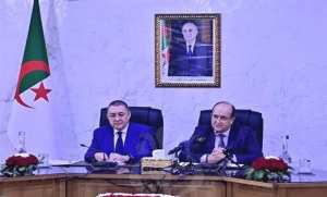 Le Premier ministre par intérim souligne l'importance d'accélérer la numérisation de l'administration