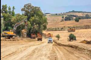 Priorité donnée à la réalisation  d'une autoroute à deux voies 