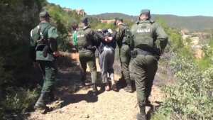 الدرك الوطني يوقف مسبوقًا قضائيًا قام باغتصاب أطفال قصر واحتجاز والدتهم