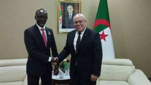 شرفة يبحث مع وزير التجارة الصومالي سبل تعزيز التعاون في مجالات الثروة الحيوانية و الصيد البحري