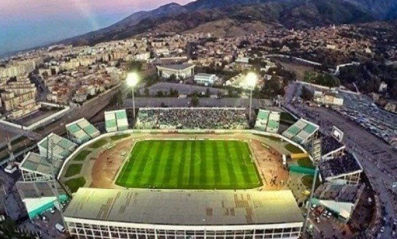 الرابطة الأولى موبيليس: تأهيل ملعب مصطفى تشاكر لاحتضان مباراة, اتحاد الجزائر/مولودية الجزائر