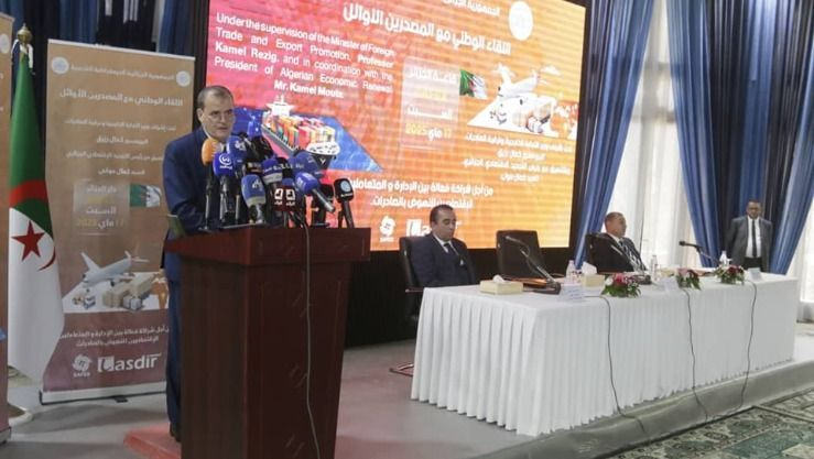 رزيق : الجزائر تراهن على 10 مليارات دولار صادرات في 2025 وتتأهب لعقود بـ44 مليار في المعرض الإفريقي