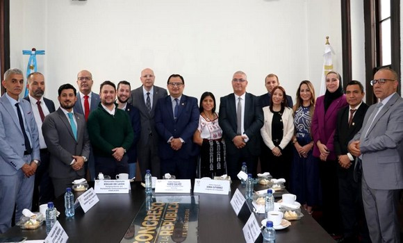 Une délégation de l'APN visite le Congrès de la République du Guatemala