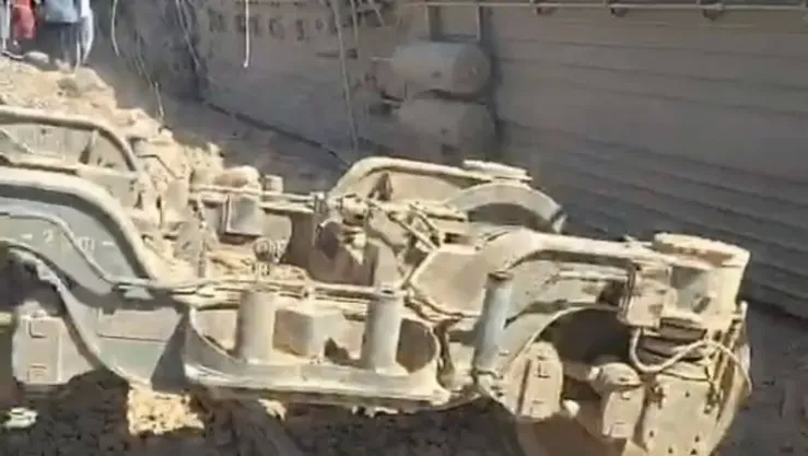 3 قتلى و55 مصابا في حصيلة أولية لانقلاب قطار في مصر