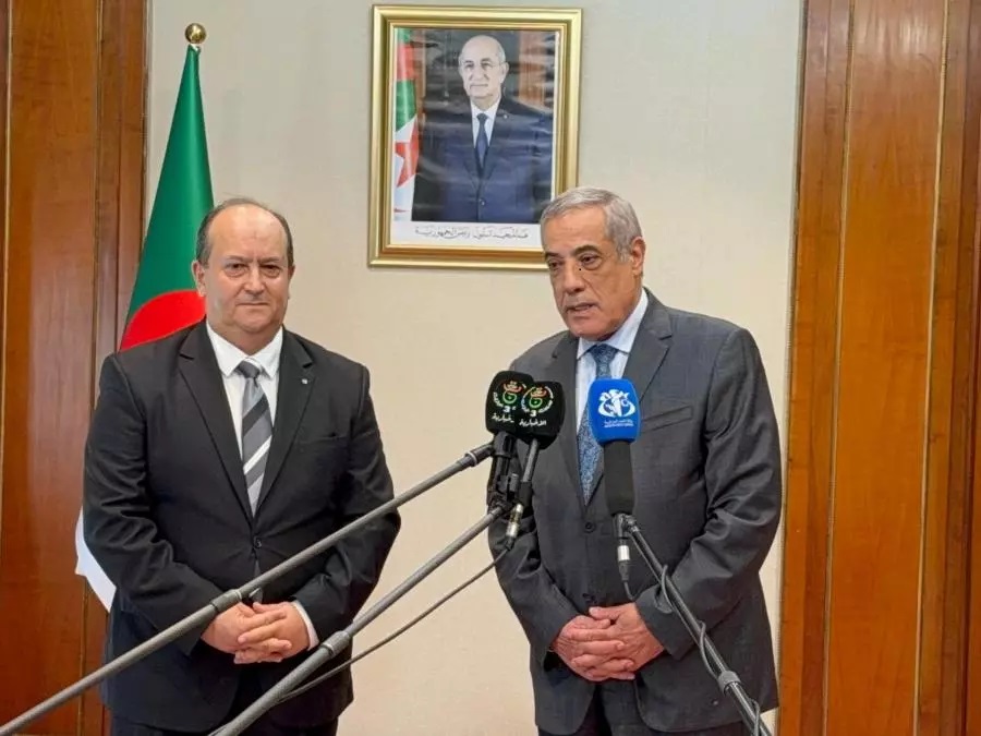 سيفي غريّب:  ينتظرنا الكثير..