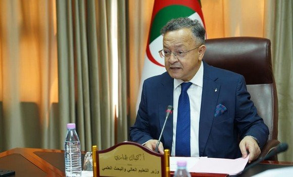 Université : approbation de la création d'un comité pédagogique national chargé de développer l'enseignement en ligne