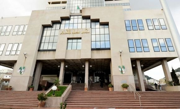 Cour d'Alger : le parquet dément le décès du chauffeur de bus mis en cause dans l'affaire de l'accident de la circulation