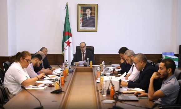    حج  2026: اجتماع لجنة دراسة الطعون المقدمة من طرف وكالات السياحة والأسفارغير المؤهلة    