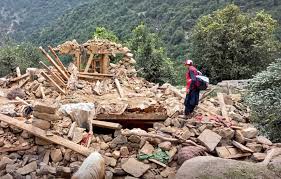 Planète (Asie) - Afghanistan: Le bilan du puissant séisme passe à plus de 900 morts et 3.000 blessés