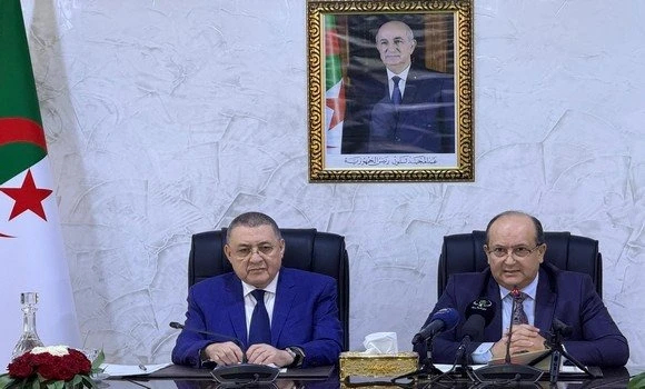 الوزير الأول بالنيابة يشرف على افتتاح أشغال اجتماع تنسيقي مع ولاة الجمهورية