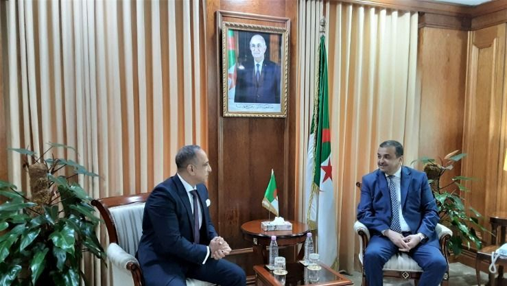 عرقاب يبحث فرص التعاون في مجالات استكشاف وتطوير حقول النفط والغاز مع  هاليبرتون العالمية لشمال إفريقيا