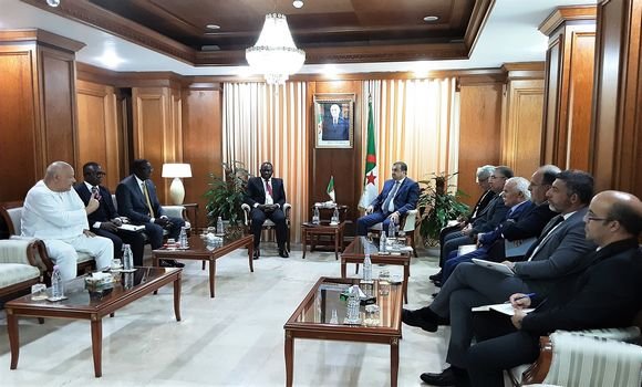 السيد عرقاب يستقبل وفدا عن بنك الاستثمار والتنمية للمجموعة الاقتصادية لدول غرب إفريقيا