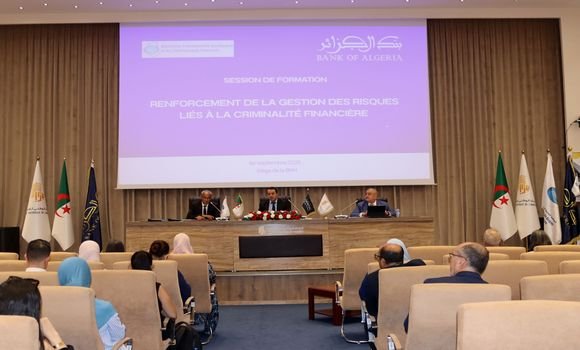 بنك الجزائر ينظم يوما تكوينيا حول تعزيز ادارة المخاطر المرتبطة بالجريمة المالية