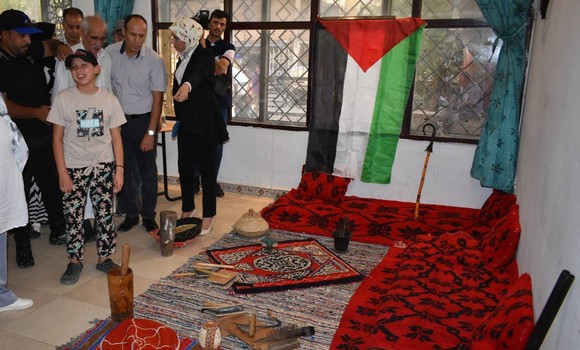 Khenchela: ouverture d'une semaine culturelle de la wilaya de Tiaret