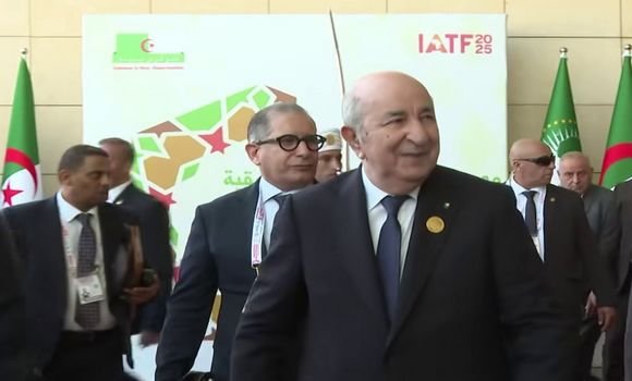 رئيس الجمهورية يؤكد على دور الشباب الإفريقي في نهضة القارة