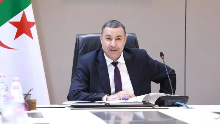   استكمال استيراد 10 آلاف حافلة في فيفري المقبل