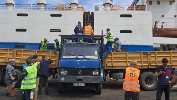 وصول الباخرة الثالثة المحملة بـ 12000 رأس من الأغنام إلى ميناء عنابـــة