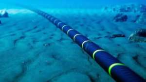 مايكروسوفت: انقطاع كابلات بحرية في البحر الأحمر يهدد ببطء الإنترنت عالمياً