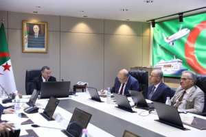 وزير النقل يترأس اجتماعًا تنسيقيًا حول تنفيذ تعليمات السيد رئيس الجمهورية المتعلقة بتخصيص ميناء لتصدير الإسمنت