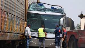 بالفيديو.. اصطدام قطار بحافلة في المكسيك يسفر عن  مصرع 10 أشخاص