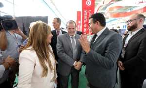 رزيق يتفقّد المعرض