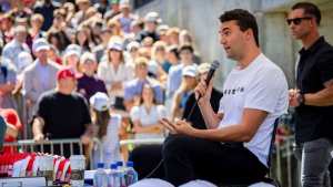 بالفيديو .. قنص اليميني الأمريكي تشارلي كيرك بطلق ناري خلال محاضرة جامعية 