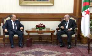 Le président de la République nomme officiellement M. Sifi Ghrieb Premier ministre et le charge de former un gouvernement