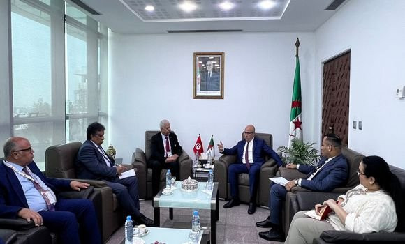 IATF 2025: rencontre algéro-tunisienne pour examiner les moyens de renforcer la coopération dans le domaine du commerce intérieur